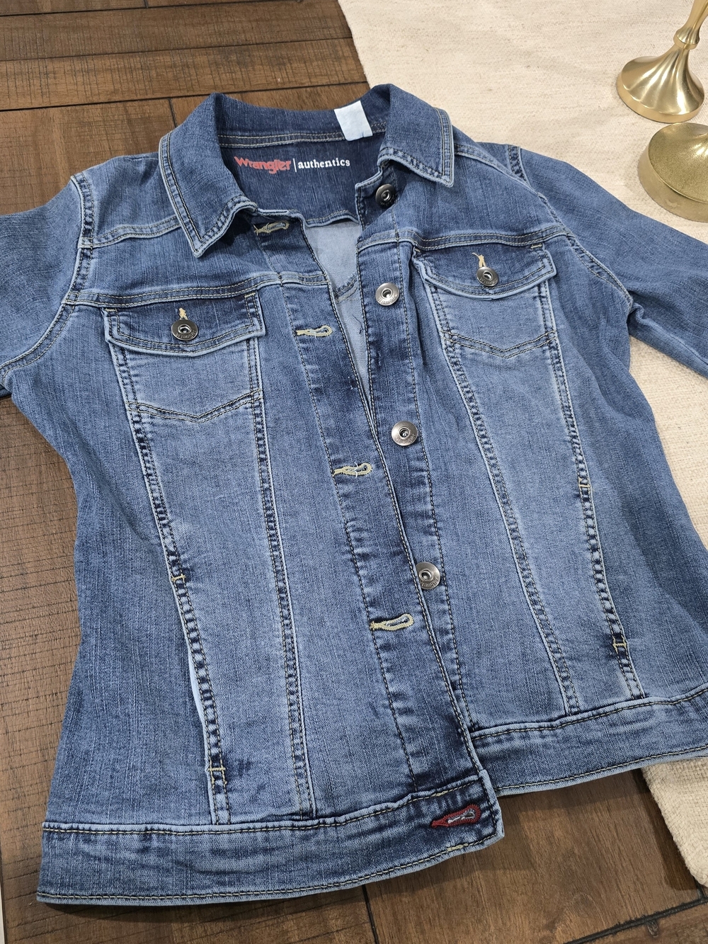 Wrangler Women's Classic Blue Denim Jacket